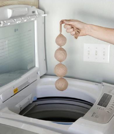 Гарланд топки, че е време да се изпрати в пералната машина.