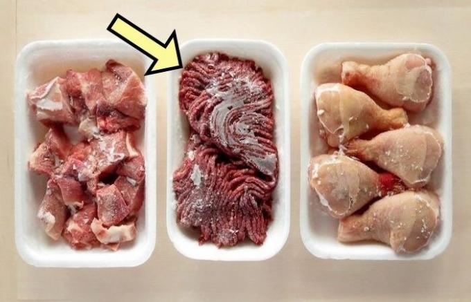 Как да размразявате месо бързо и без проблеми.