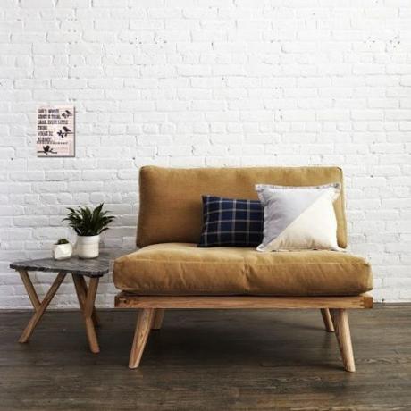 Как да изберем диван в малката всекидневна: 5 хитри идеи