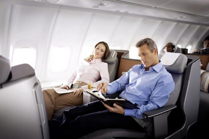 пътниците от бизнес-класа в извънредни ситуации са щастливи по-малко.