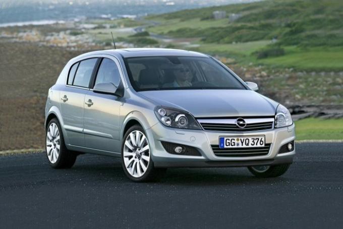 Opel Astra се оказа много популярен, както в пазара на нови автомобили, както и на вторичния пазар. | Снимка: infocar.ua