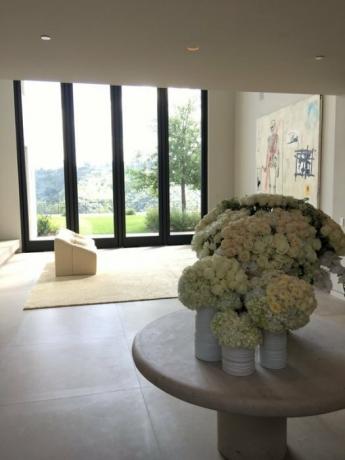 Новото жилище риалити звездата Ким Кардашян е декорирана в минималистичен стил. | Снимка: glamurchik.tochka.net.