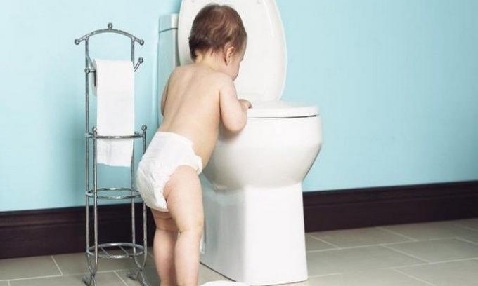 5 умерено екстремни начини да се отпуши задръстването в тоалетната без бутало, както и "химия"
