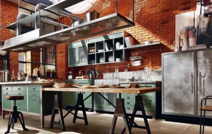 Кухня в стил таванско помещение (48 снимки): видео инструкции за декориране на интериора на малка кухненска стая със собствените си ръце, цена, снимка
