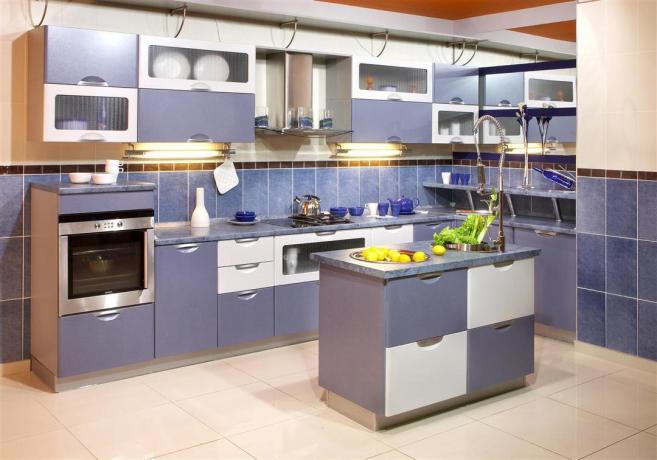 Височината на кухненския комплект: стандартен, от пода, как да го инсталирате сами, инструкции, снимка, цена и видео уроци