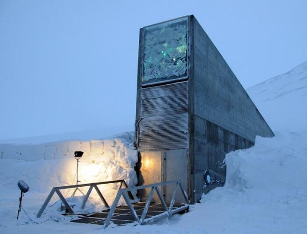 Свалбард Global Seed Vault на Шпицберген.