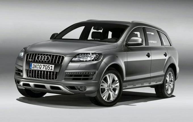 Комби кросоувър Audi Q7 2015. | Снимка: cheatsheet.com.