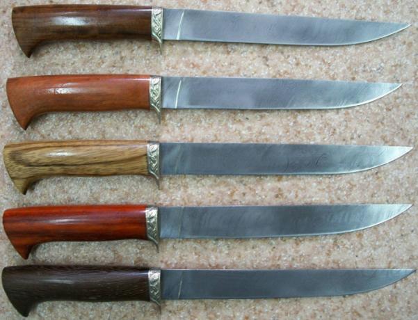 Ножовете са изработени от различни стомани. / Снимка: specnazdv.ru.