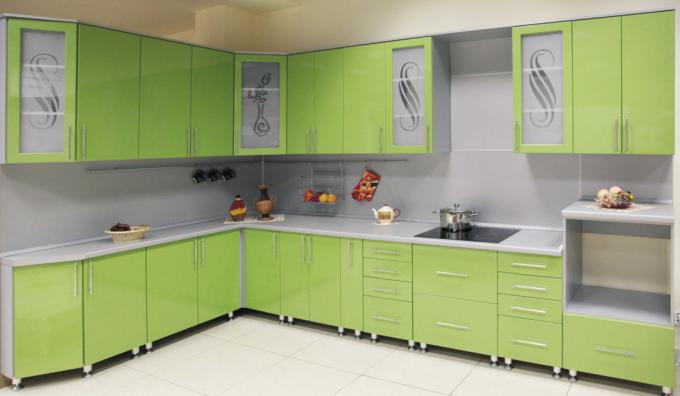 Светло зелена кухня (54 снимки): видео инструкции за вътрешна декорация, стени, столове, кухненски комплект, снимка и цена