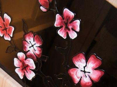Цветята на сакура са основната украса на слушалките