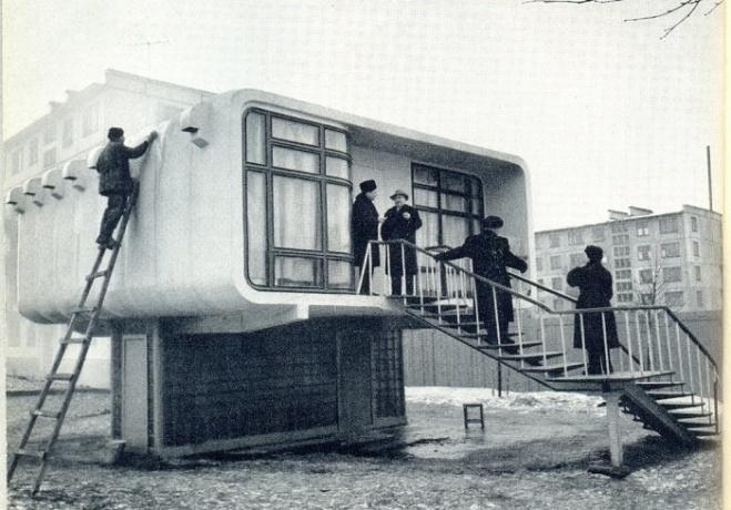 Експериментална пластмасова къща, построена в Съветския съюз през 1961.
