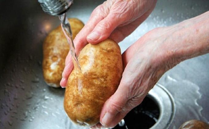 Методът като картофи се готви по-бързо, от време на време, без обичайните саксии