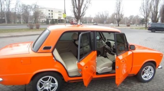 Ниво Tuning 80: Жител на Запорожие е направил "Пени" в луксозен седан