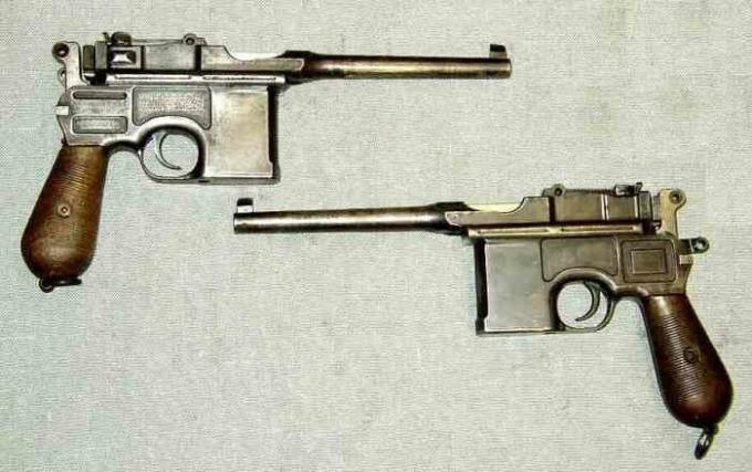 Пистолет Маузер С96: любимото оръжие на офицери и революционери