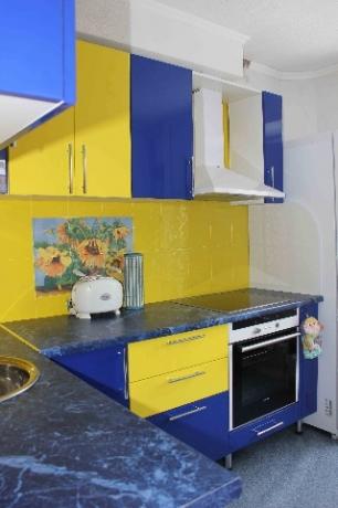синя кухня