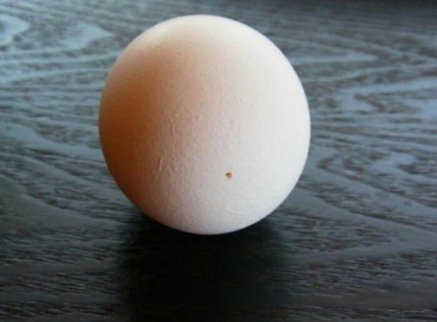 Как да се готви усилено варено яйце, от което черупката е "slazit" себе си