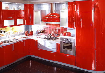 червени и бели кухни