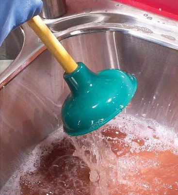 как да почистите кухненската мивка