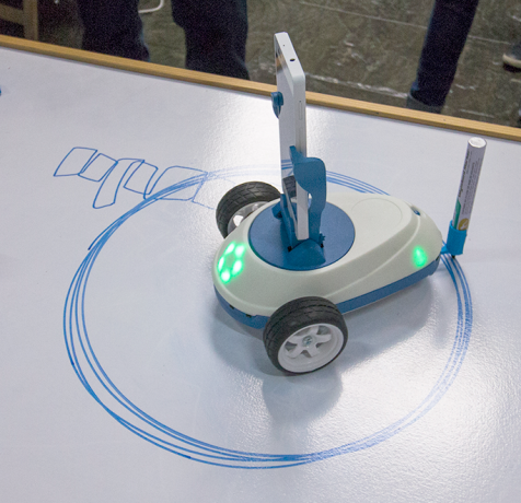 Robobo Образователен робот дори да рисувате