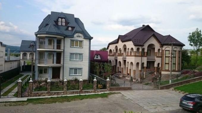 Долна Apsha - най-богатата село в Украйна.