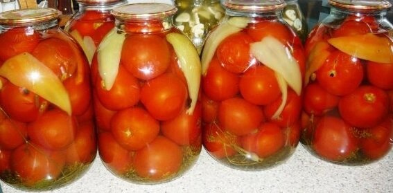 Вкусна рецепта за мариновани домати за зимата