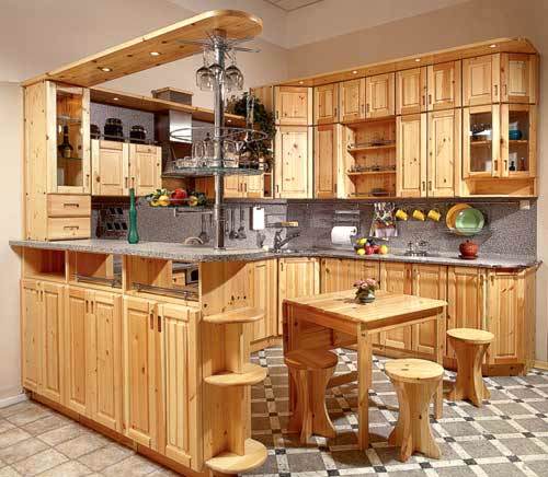 Кухня за лятна резиденция от бор (36 снимки): видео инструкции за избор на кухненски мебели от дърво със собствените си ръце, цена, снимка