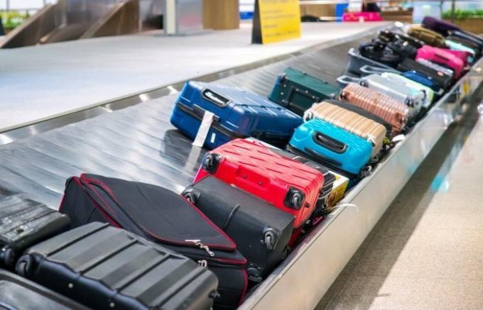 Как да се предпазите от отварянето на куфара на летището.